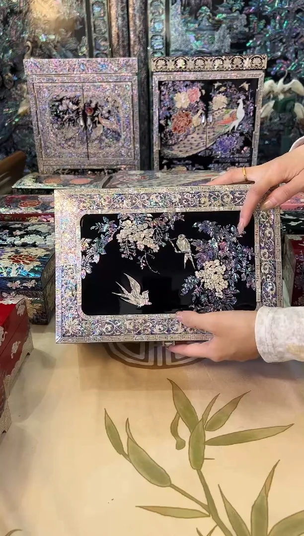 鱼锁满贝底·弘贝雅螺钿漆器文化馆