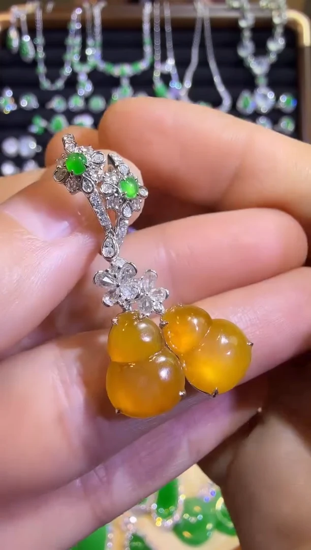 【闪购商品】翡翠耳饰18K金镶嵌高冰芬达黄葫芦耳坠
