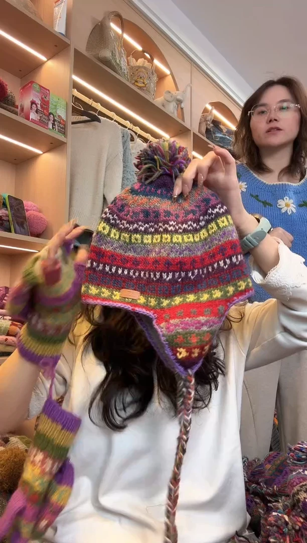 羊毛雅****?百羊毛护耳帽B599