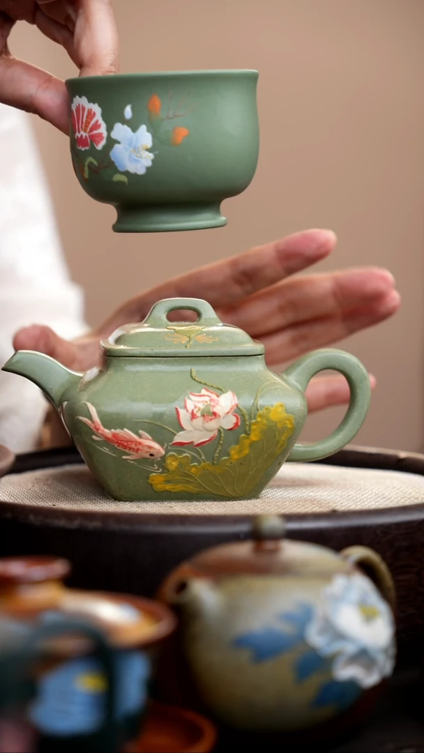 茶壶紫砂豆青砂四方合斗泥绘荷鱼+杯