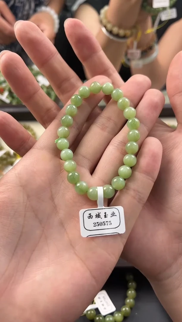 手串未镶嵌和田玉且末黑羊洞碧玉手串卡8微色差