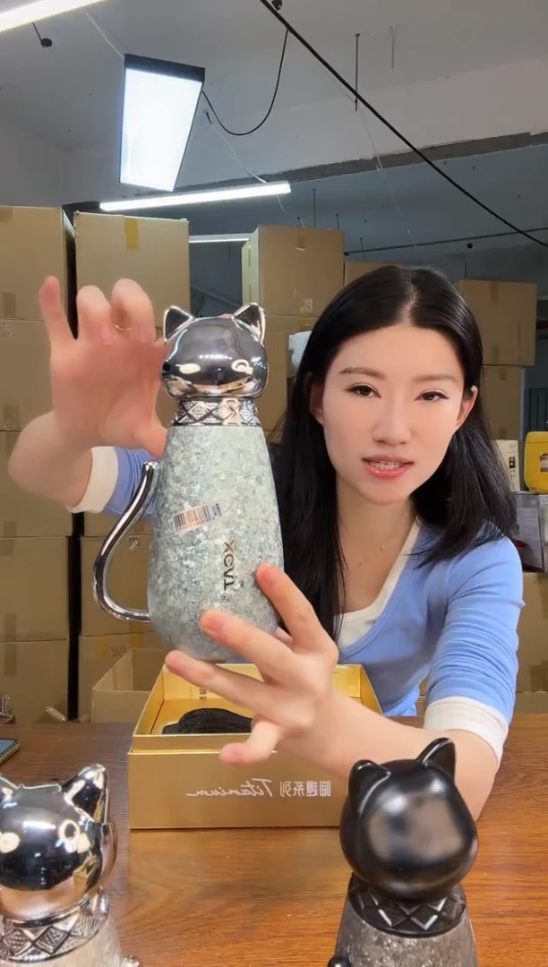 小狐狸瓷器哇哇哇