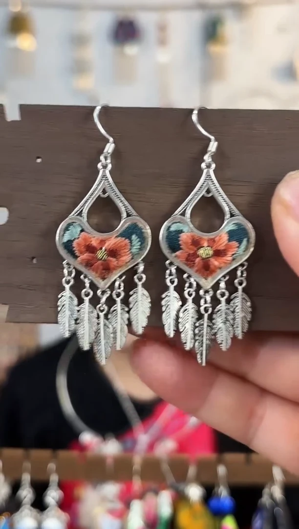 织绣彩云南阁非遗老绣饰品035