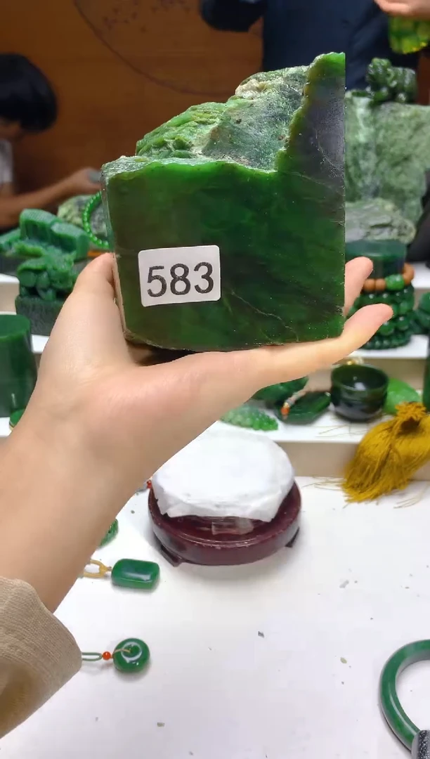 未镶嵌和田玉（碧玉）珠宝半成品1