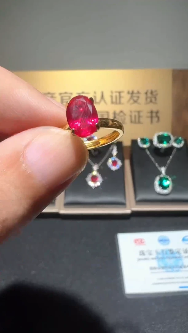 18K金镶嵌戒指红宝石4