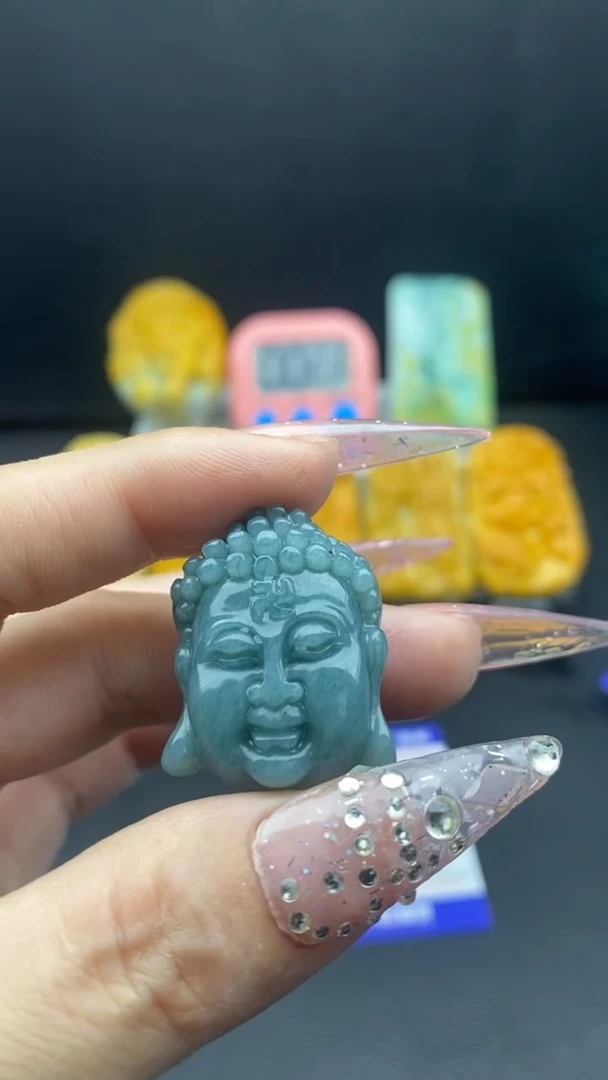 翡翠未镶嵌颈饰挂件