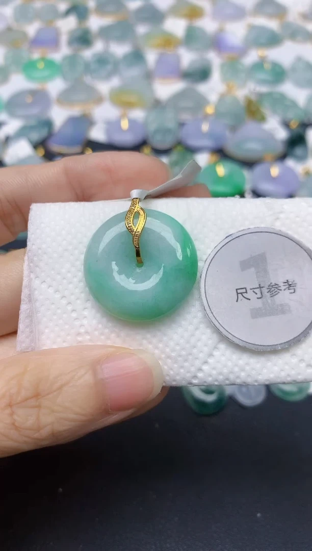 翡翠18K金镶嵌颈饰 天然缅甸A货翡翠