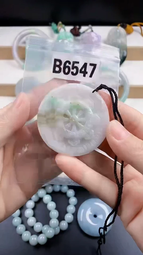 颈饰未镶嵌翡翠天然翡翠吊坠挂件