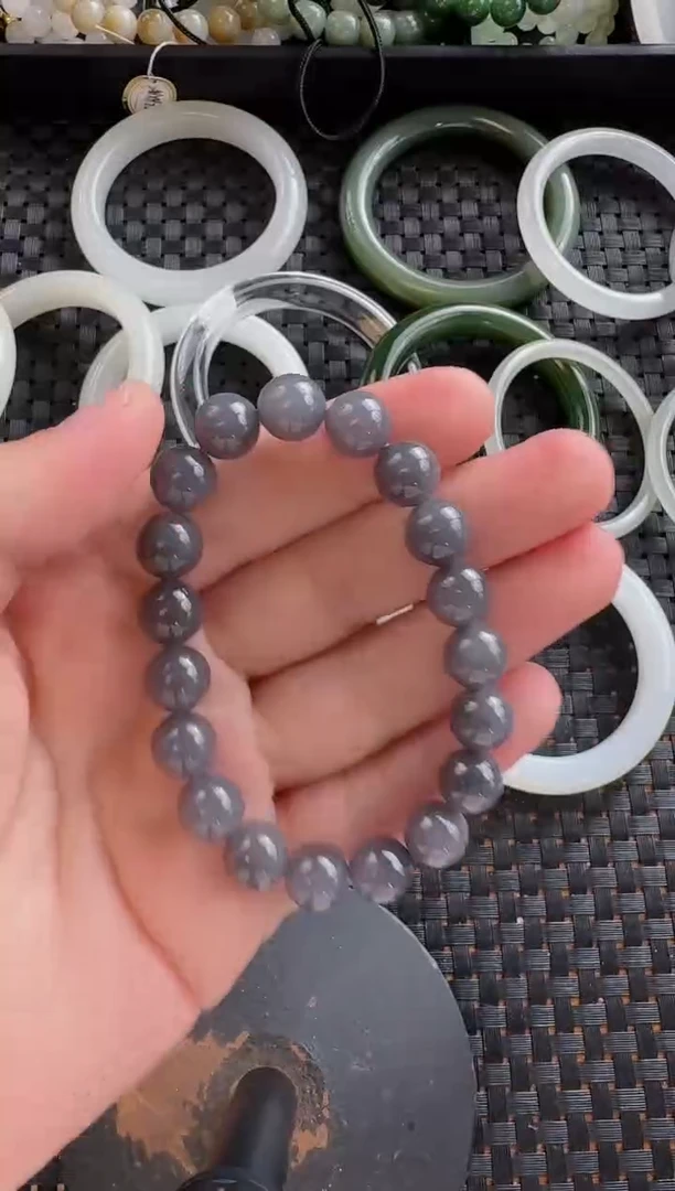 颈饰未镶嵌和田玉10mm烟紫手串