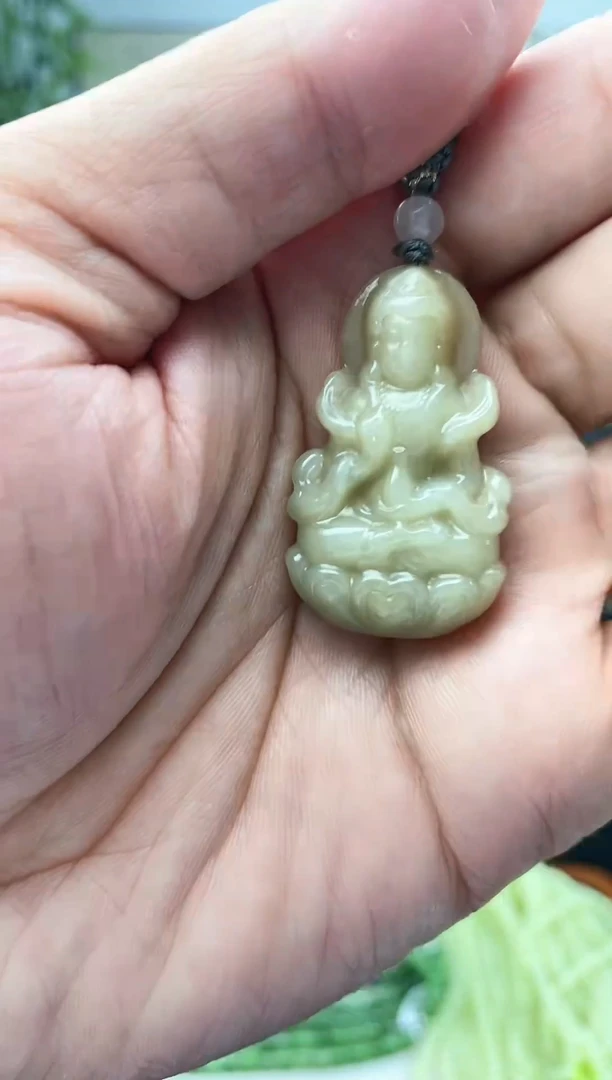 和田玉未镶嵌颈饰满糖观音