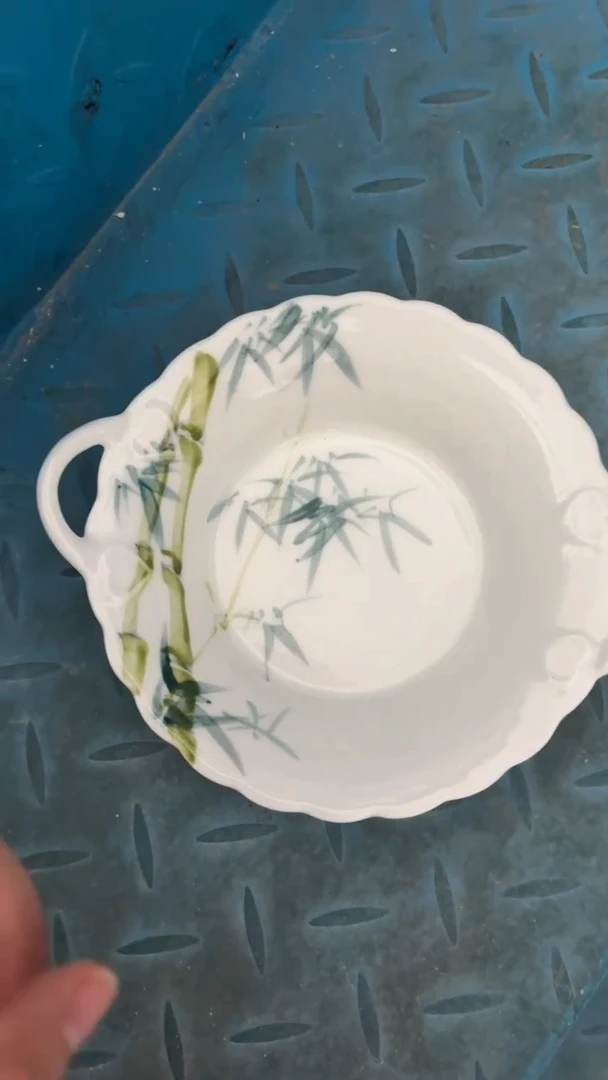 瓷片景德镇高温釉中彩-双耳爱心花边碗竹子
