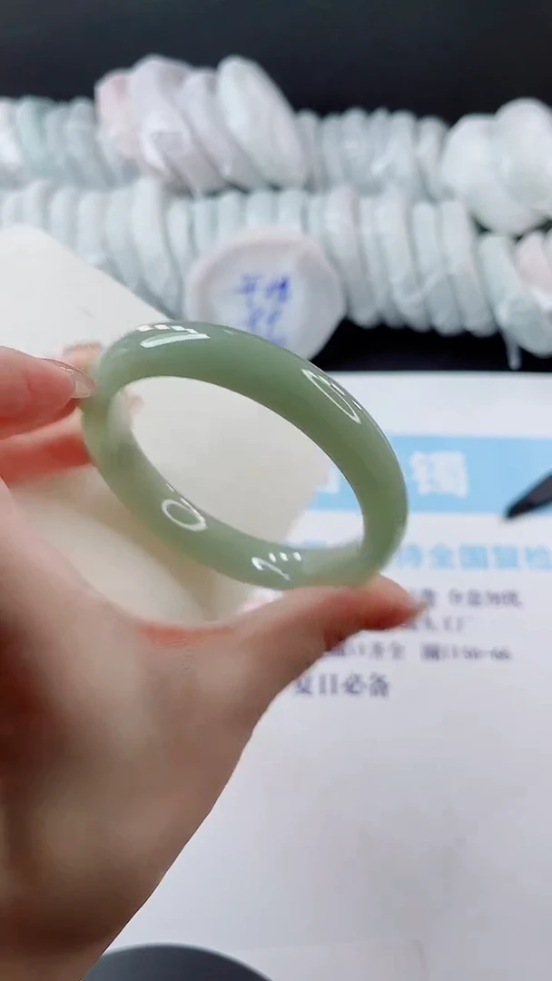 未镶嵌手镯石英质玉多样性发货L244