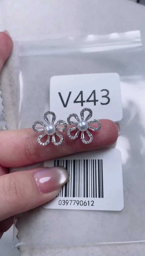 【闪购商品】淡水珍珠耳饰银S925镶嵌V443