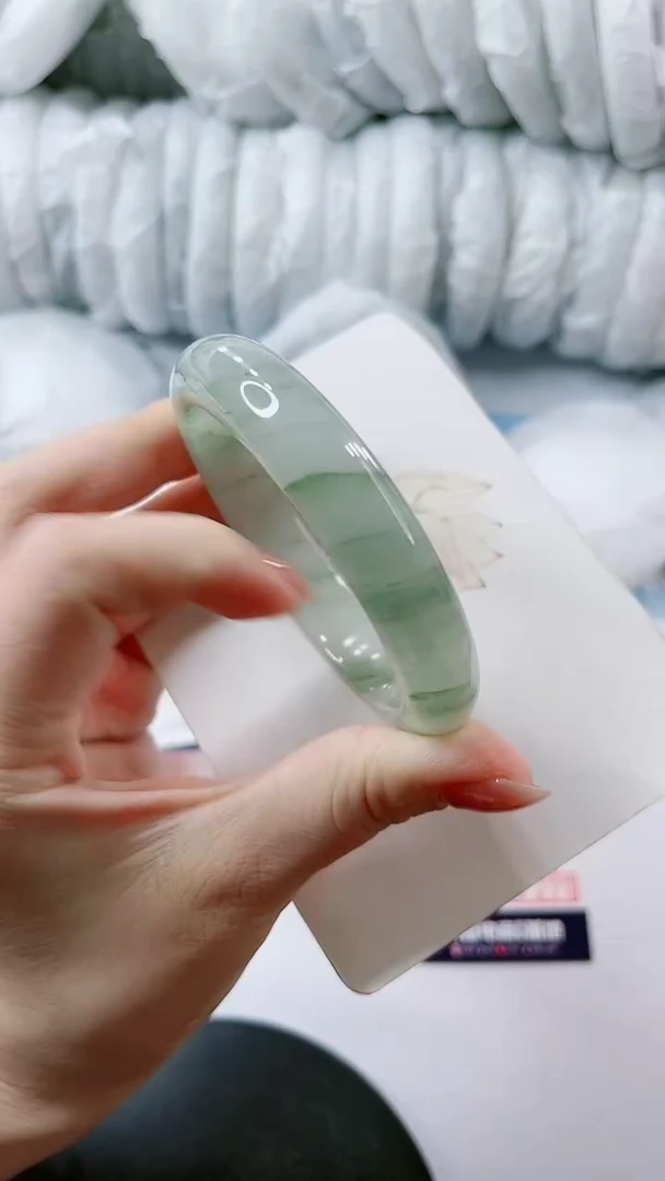 【闪购商品】石英质玉手镯未镶嵌多样性发货L55