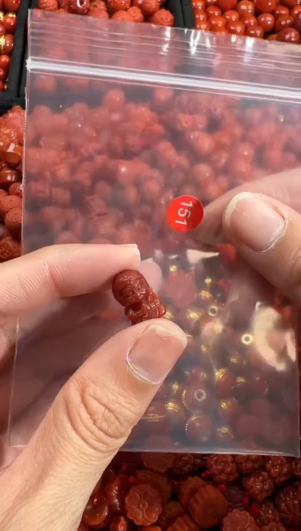 南红玛瑙未镶嵌颈饰1