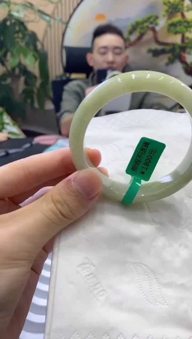 翡翠手镯未镶嵌1805