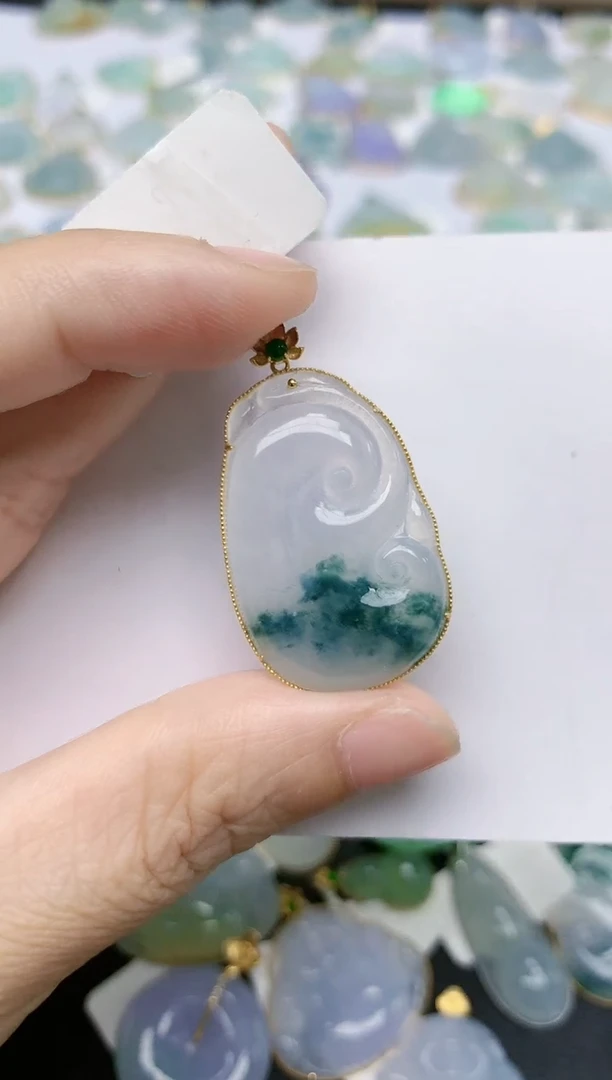 翡翠18K金镶嵌颈饰天然缅甸A货翡翠