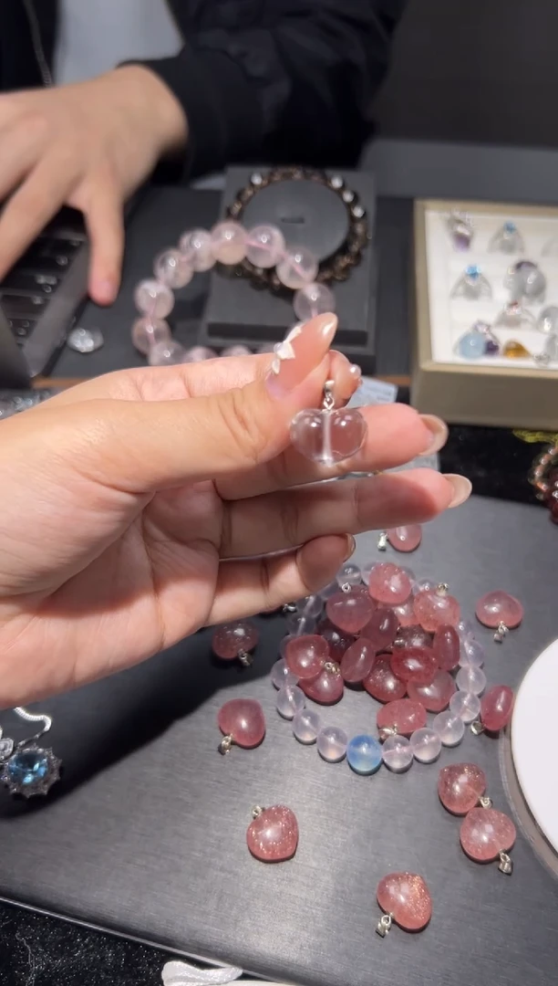 吊坠(不含链)银S925镶嵌水晶白水晶屁桃吊坠