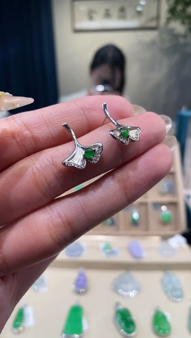 【闪购商品】翡翠吊坠(不含链)银S925镶嵌蛋面耳钉