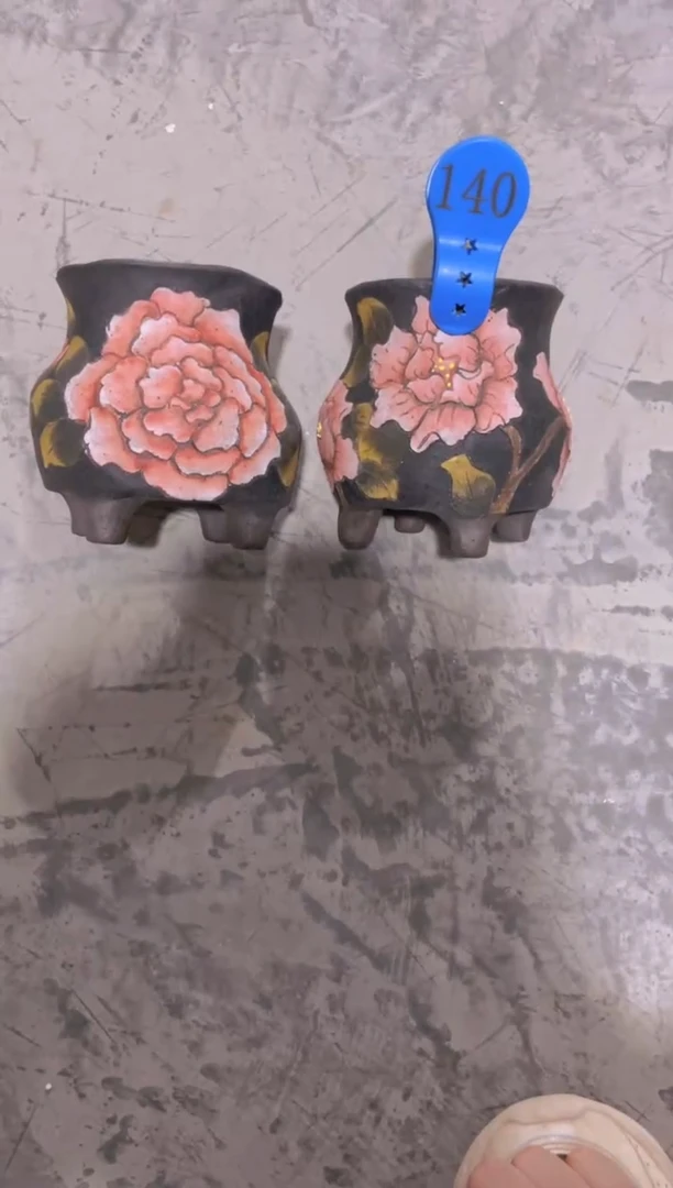 摆件r****i140陶花岛花盆罐—手工痕迹默认，大小会有1-2公分误差