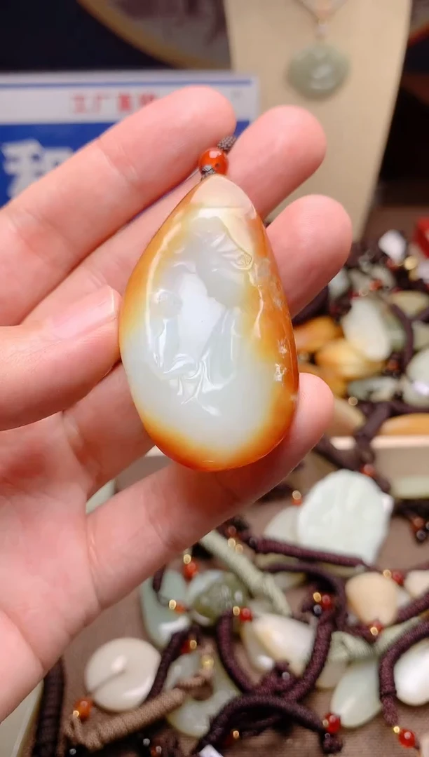 和田玉未镶嵌颈饰1