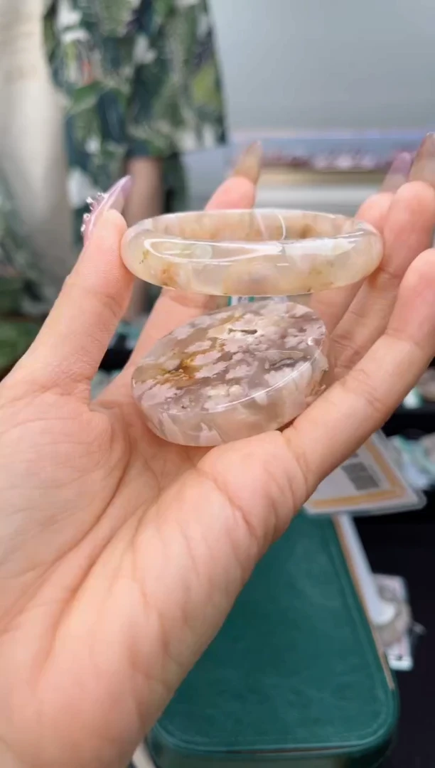 石英质玉手镯未镶嵌51圈口（赠品镯心）3358846