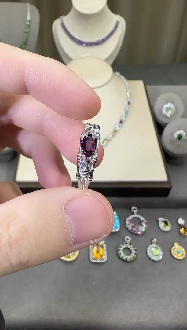 银S925镶嵌戒指石榴石（紫牙乌）3*6mm戒指简约款