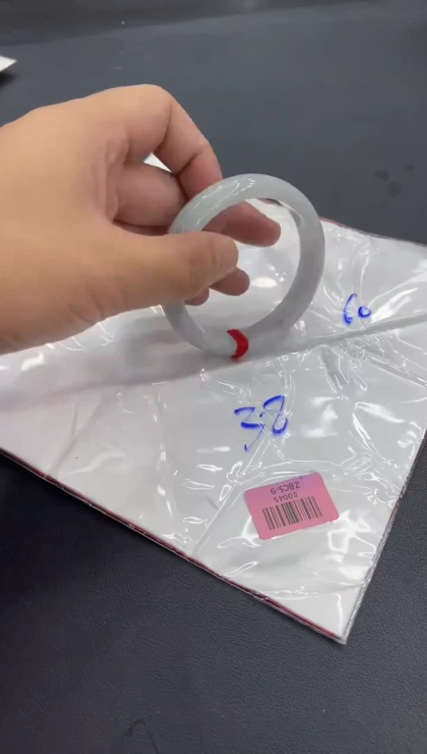 未镶嵌手镯翡翠翡翠手镯