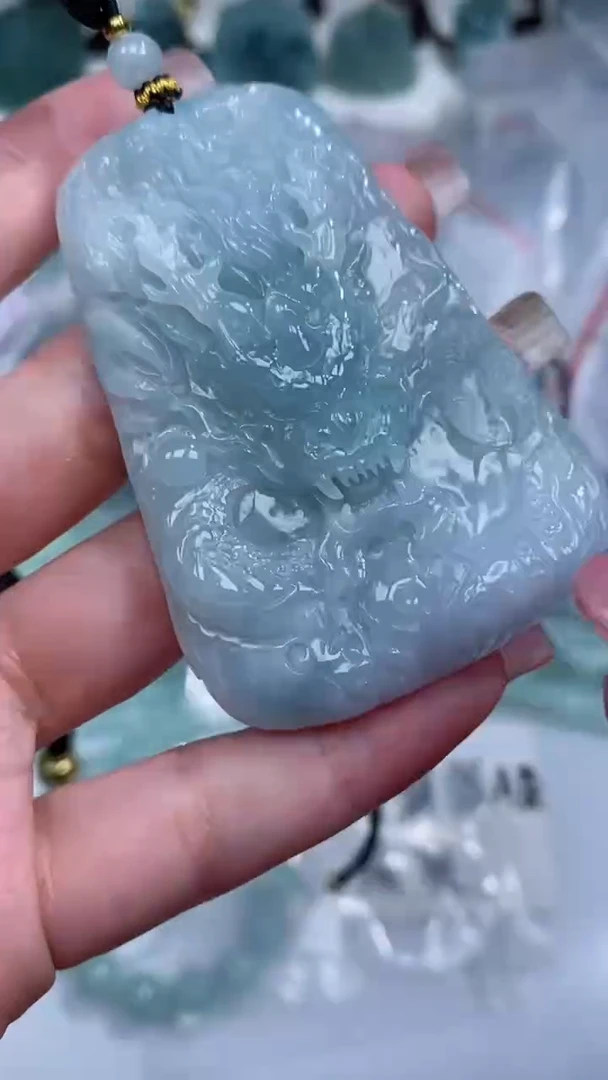 颈饰未镶嵌翡翠吊坠