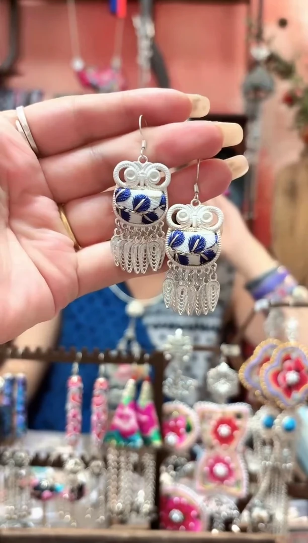 织绣云织谣民族风精美饰品   96