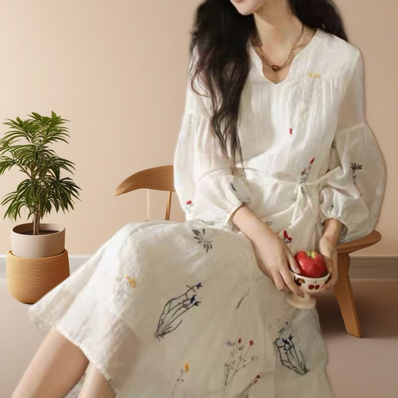 甜美复古长袖女士长款连衣裙2025早秋度假风小众显白优雅雪纺碎花