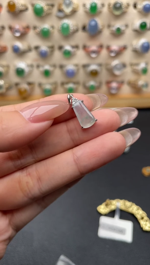 未镶嵌戒指翡翠一物一证一礼盒