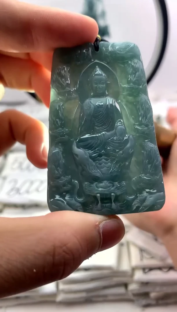翡翠未镶嵌颈饰阿弥陀佛