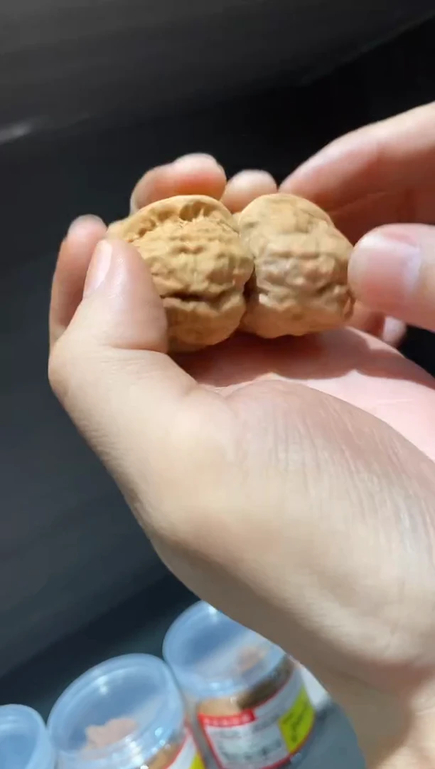 文玩核桃把件微修蛤蟆头36-37