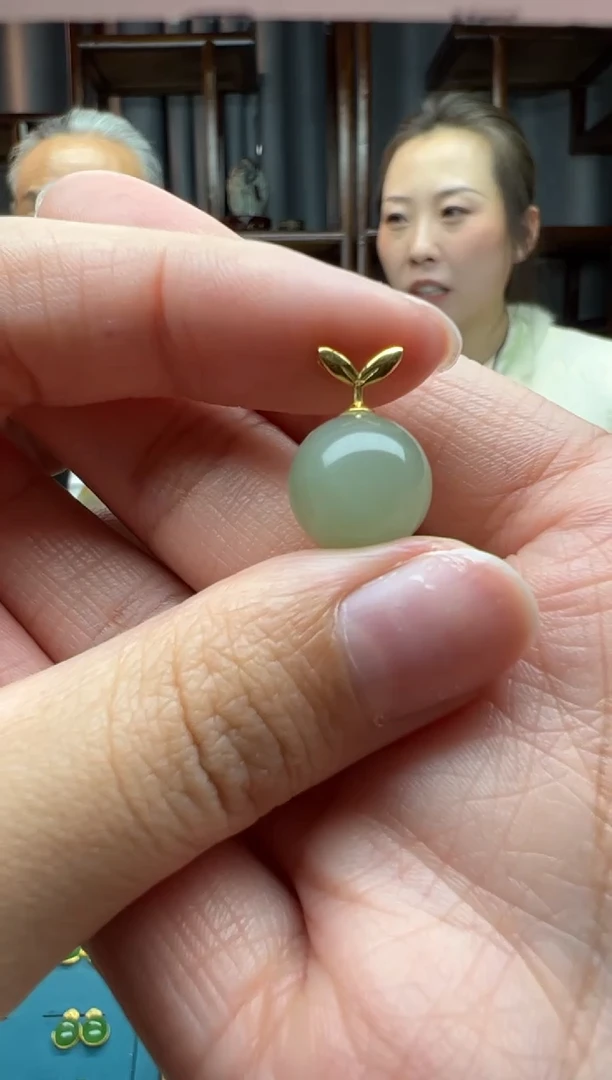 【闪购商品】和田玉颈饰18K金镶嵌吊坠  粉青转运珠卡12