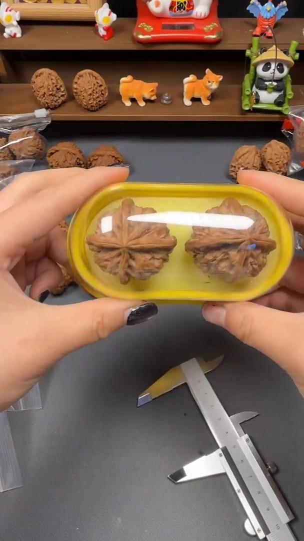 吊坠桃核偶*精品四棱文玩核桃