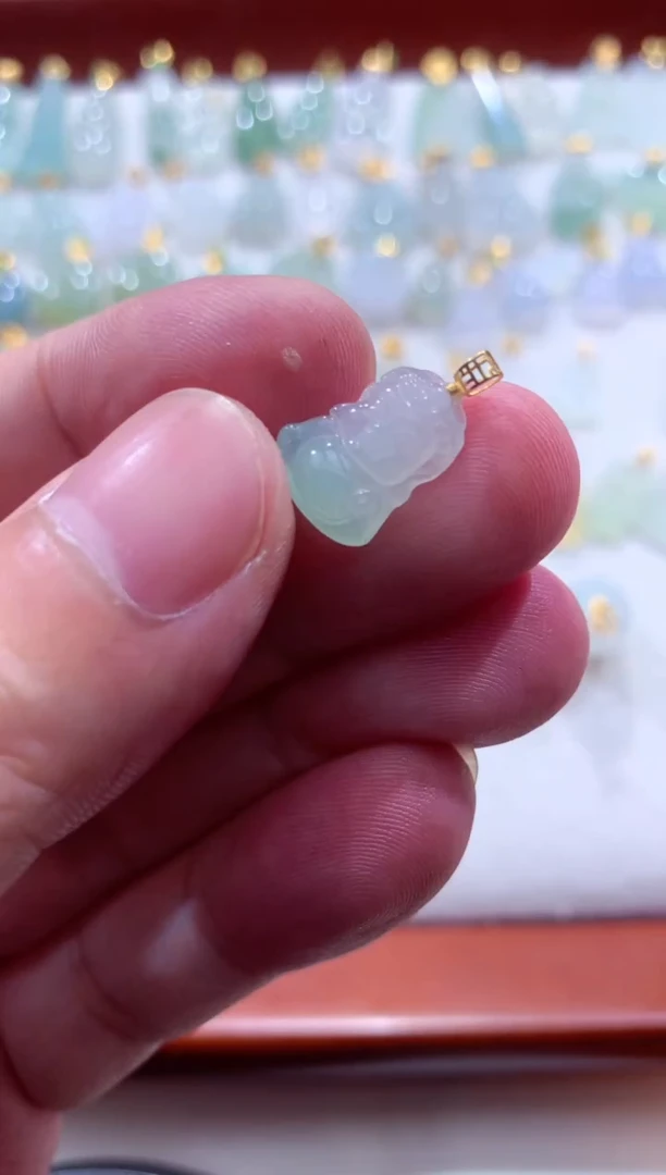 颈饰18K金镶嵌翡翠翡翠