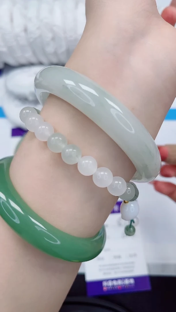 石英质玉手镯未镶嵌81-63/64