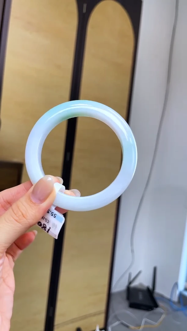 未镶嵌手镯翡翠退货标签需完好-180