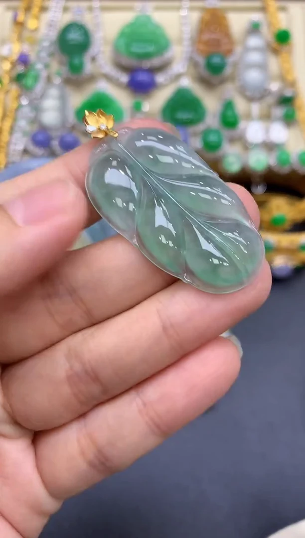 颈饰18K金镶嵌翡翠77-中国好珍宝