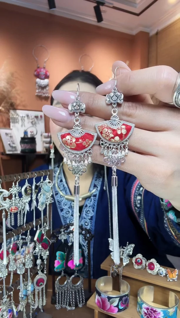 【闪购商品】刺绣纯手工民族风耳环