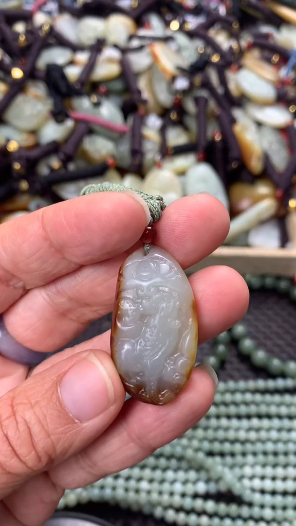 【闪购商品】和田玉颈饰未镶嵌多样性发货没有证书拍一发一有瑕