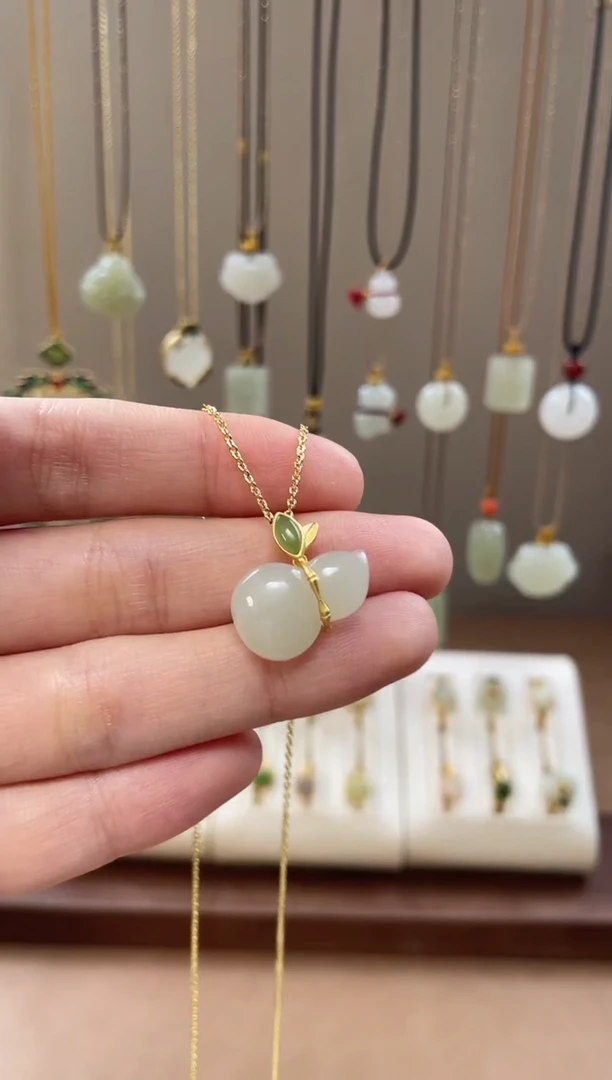 颈饰银S925镶嵌和田玉和田玉吊坠