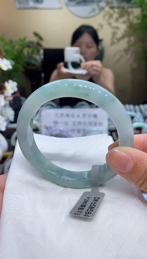 翡翠手镯未镶嵌圈口58.4
