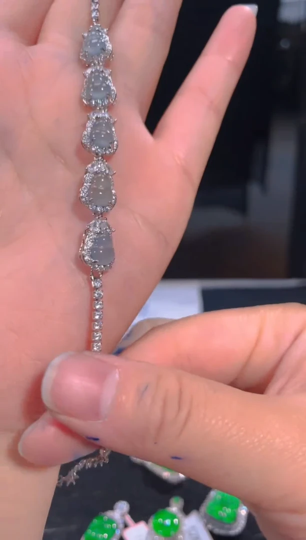 【闪购商品】定制翡翠未镶嵌101定制翡翠，多样性发货（发其一）