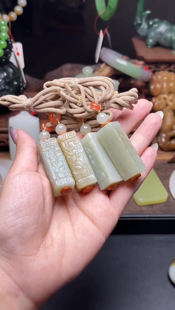 和田玉未镶嵌吊坠(不含链)且末料 勒子多样性发一