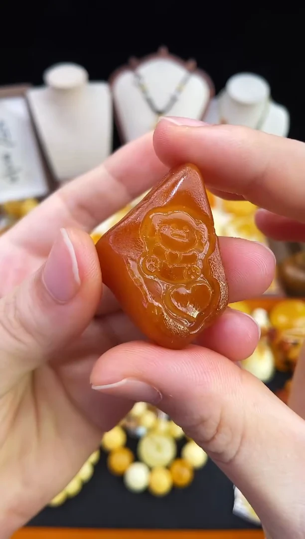 琥珀未镶嵌珠宝奇石柒月