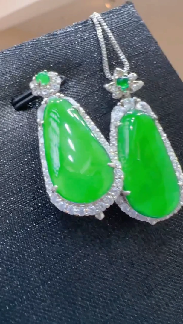 【闪购商品】翡翠吊坠(不含链)银S925镶嵌多样性发货一件