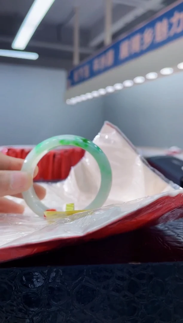 未镶嵌手镯（贵妃镯）翡翠10