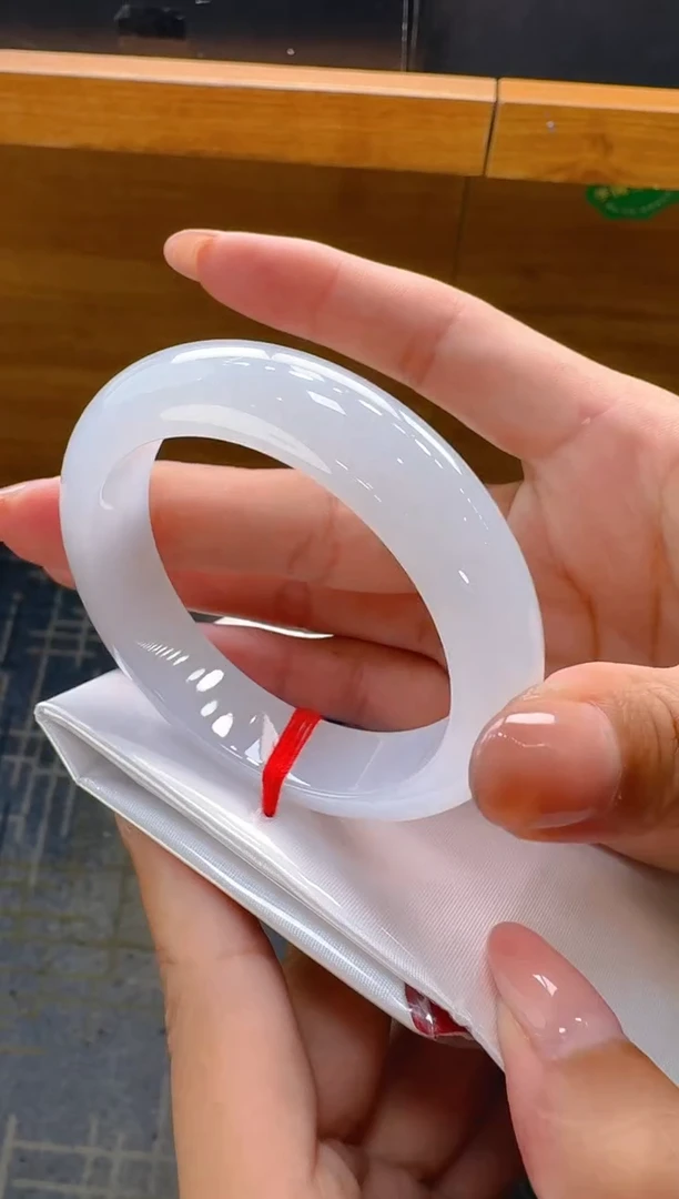 翡翠手镯未镶嵌翡翠手镯21